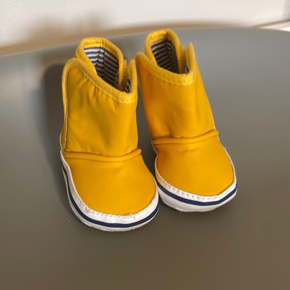 Baby rain boats